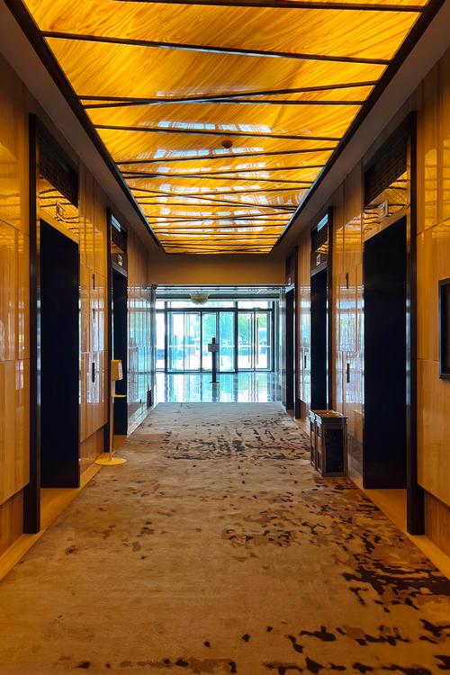 天津梅江中心皇冠假日酒店