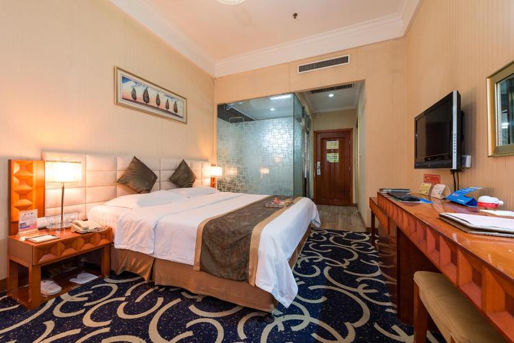 平顶山飞行皇冠假日酒店