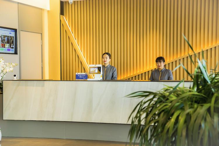 烟台鲁东大学附近酒店