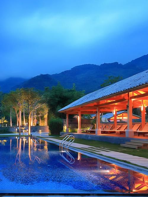 铁山坪莲渡湖度假酒店