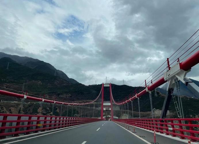 成都到泸沽湖自驾游路况