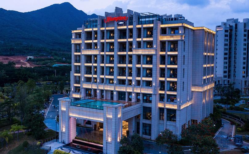 三亚湾希尔顿欢朋酒店