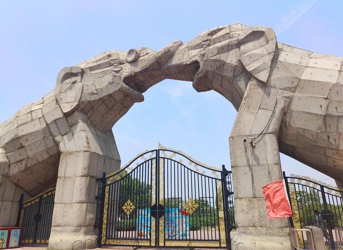 自驾游八达岭野生动物园