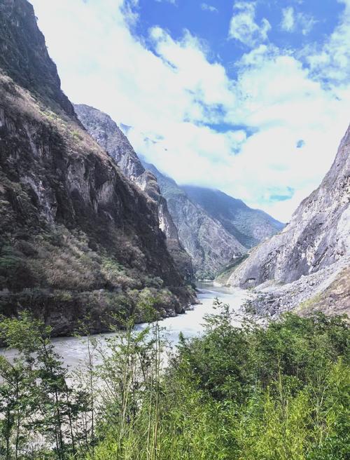 香格里拉虎跳峡 自驾游