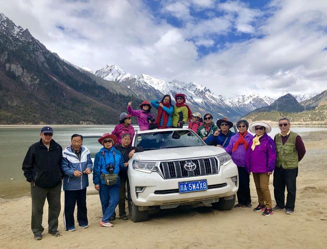 结伴自驾游50岁以上的