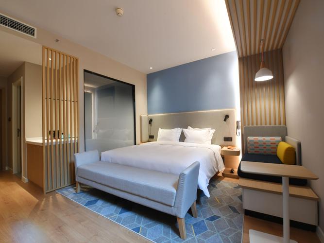 天津滨海智选假日酒店