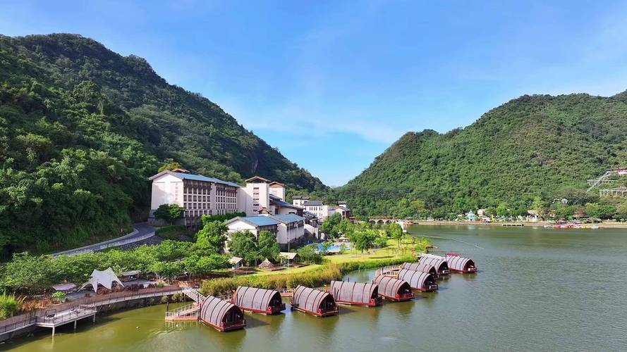 宝晶宫天鹅湖温泉酒店