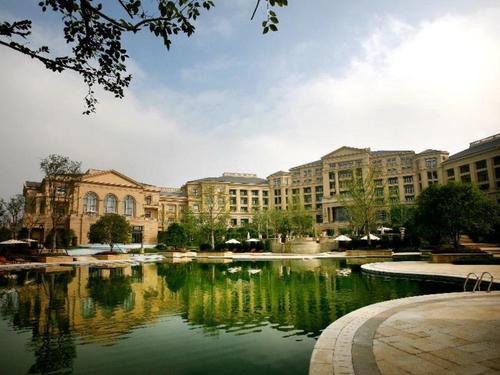 新昌绿城雷迪森大酒店