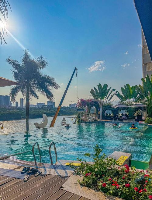 西双版纳带泳池的酒店