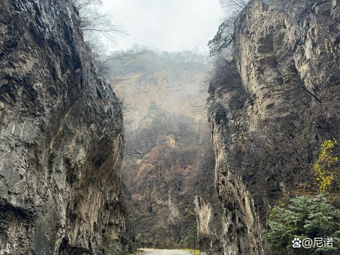 灵石红崖大峡谷自驾游