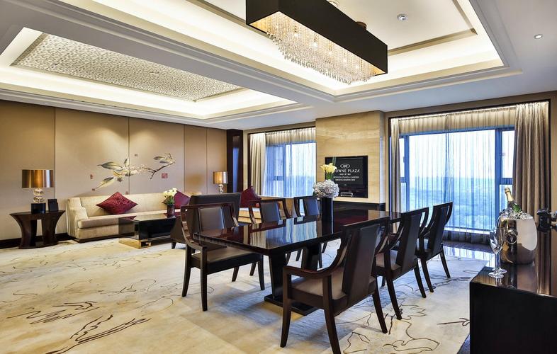 成都保利皇冠假日酒店