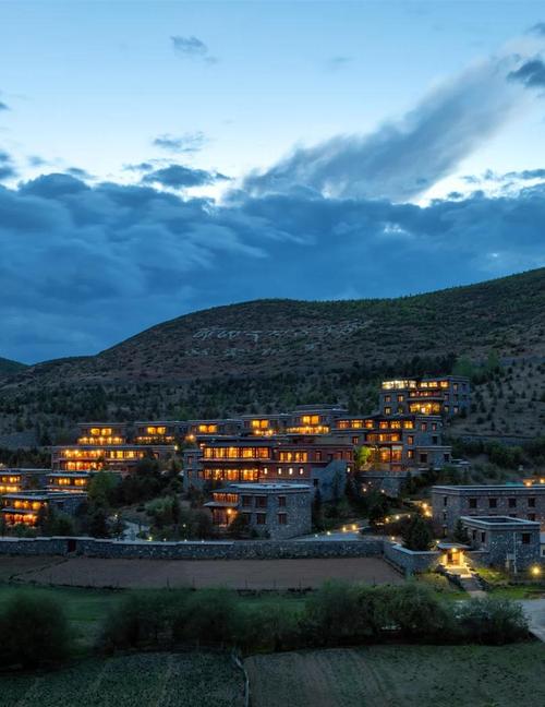 香格里拉松赞林卡酒店