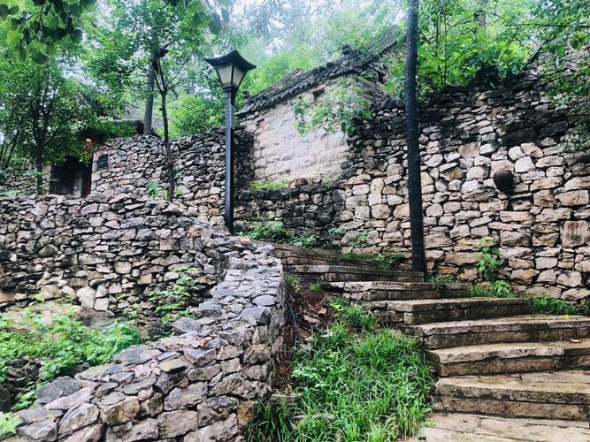 邹城上九山古村旅游景点