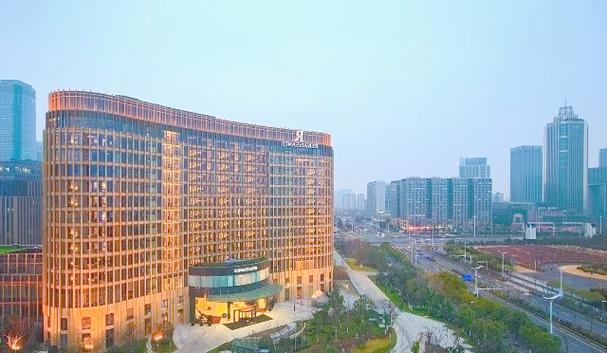 南京华泰万丽酒店几星