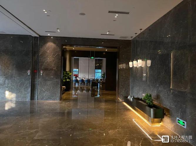 武汉保和皇冠假日酒店