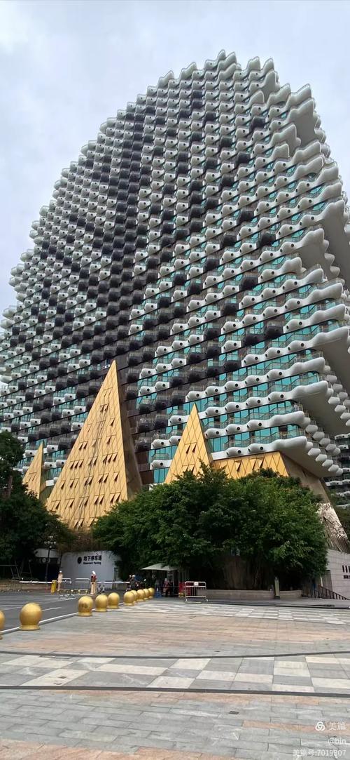 三亚美丽之冠大树酒店