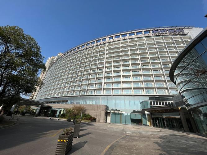 世茂滨江希尔顿酒店