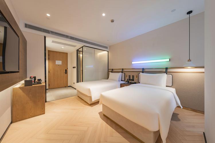 天一广场附近的酒店