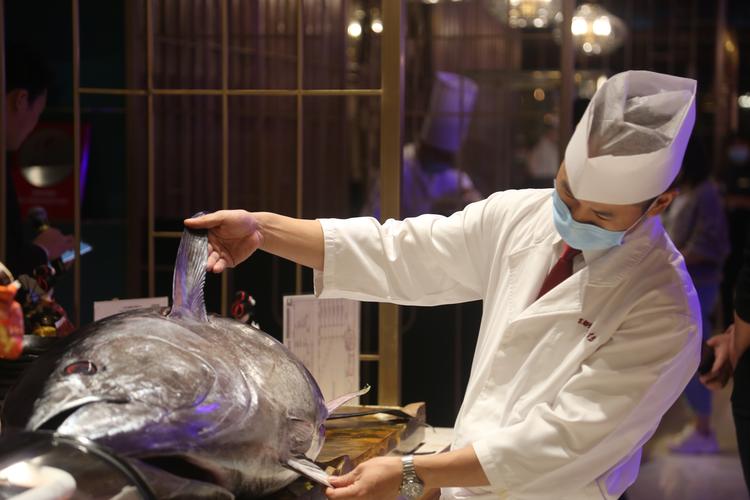 盘古七星酒店董事长