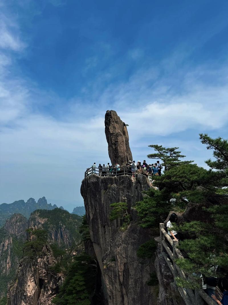 中国最高的山旅游景点