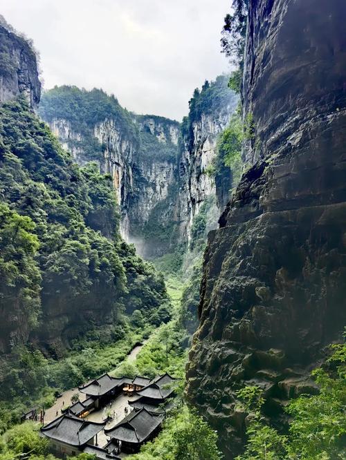 武隆自驾游住在哪里好