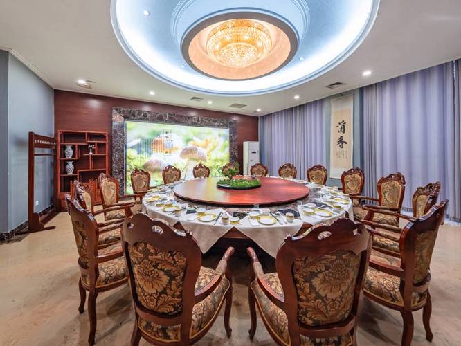 承德盛华大酒店电话