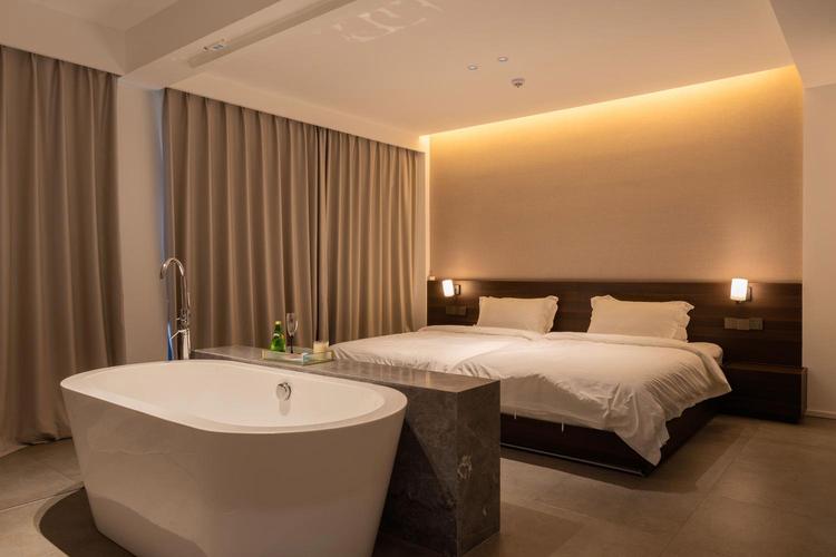 新乡市荷塘月色酒店