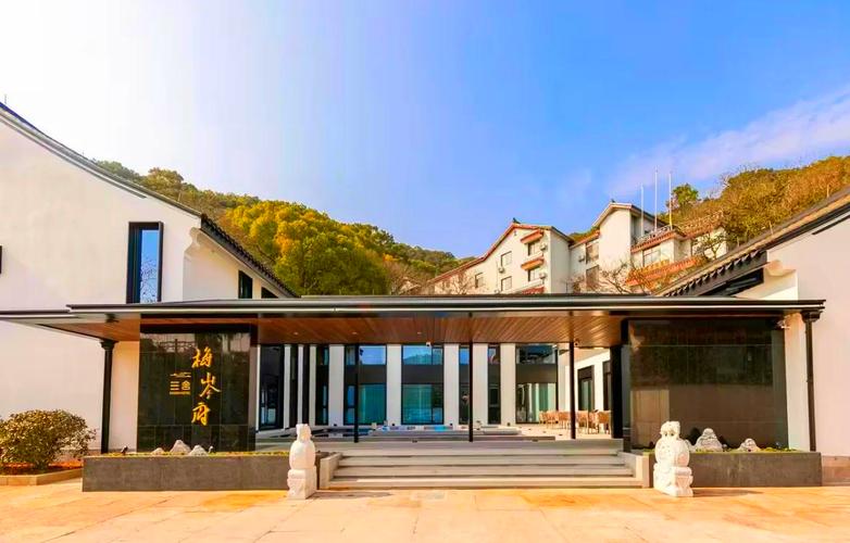 离普济寺最近的酒店