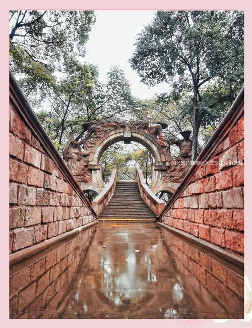 离德阳最近的旅游景点