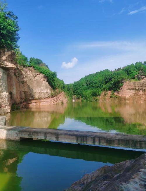 离德阳最近的旅游景点