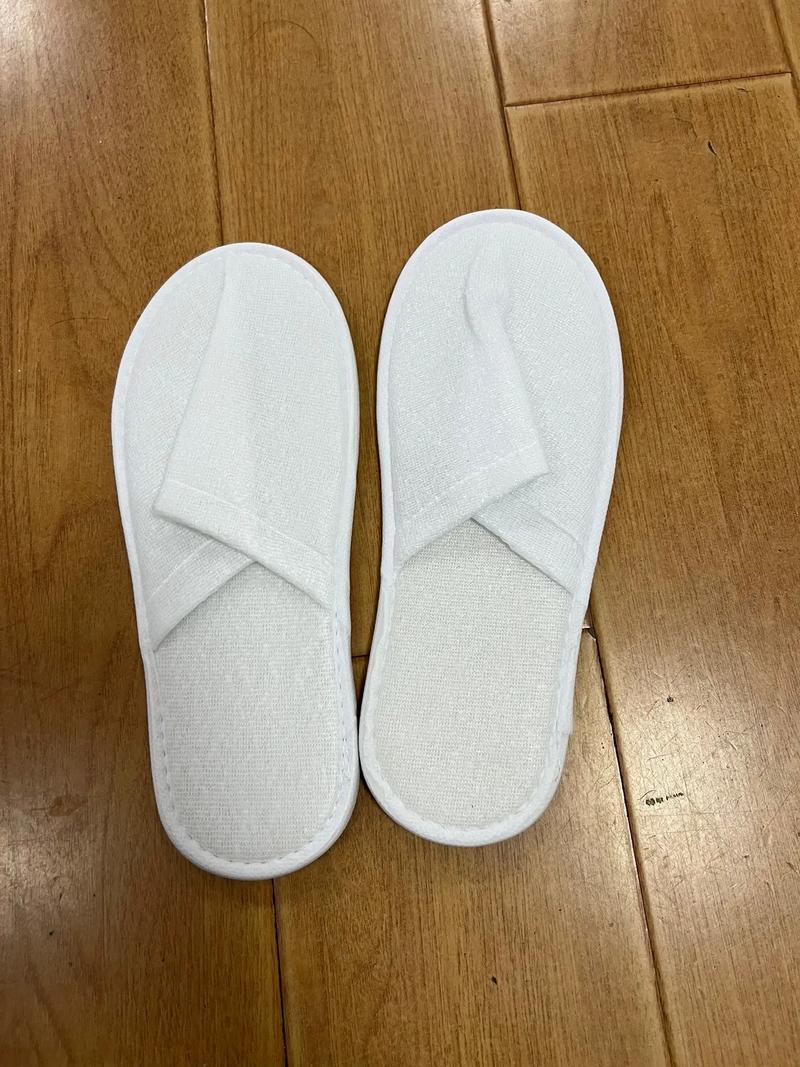 日本酒店提供拖鞋吗