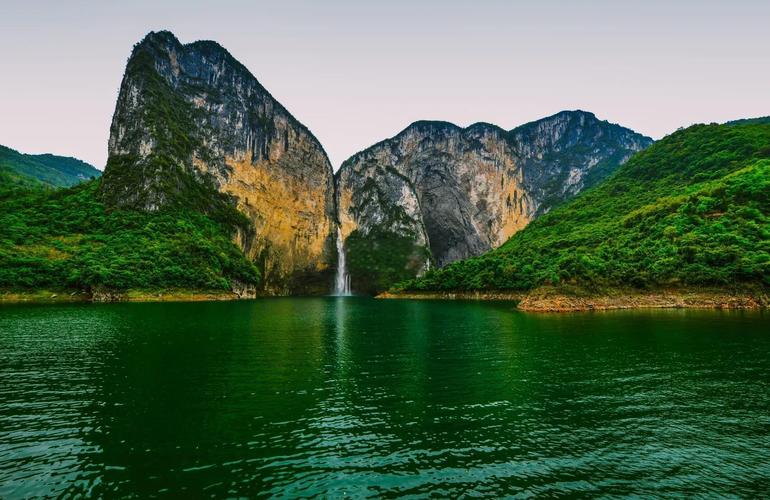 湖北少数民族旅游景点