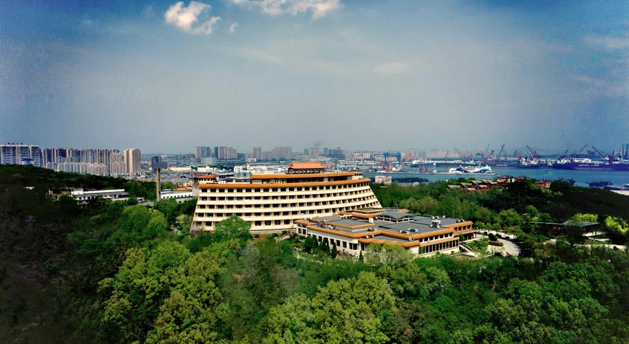 肥西蓝天白云大酒店