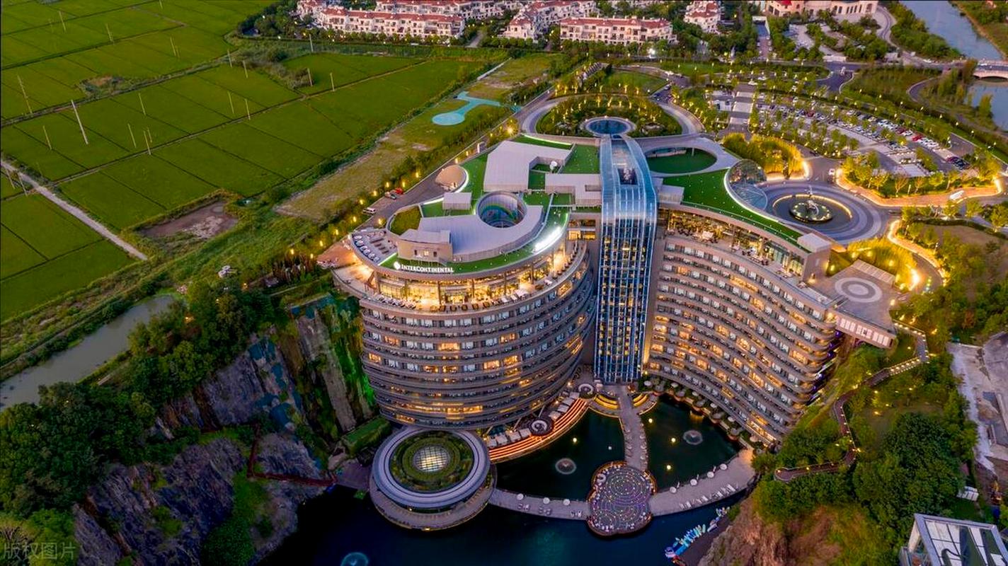 德尔福遗爱湖大酒店