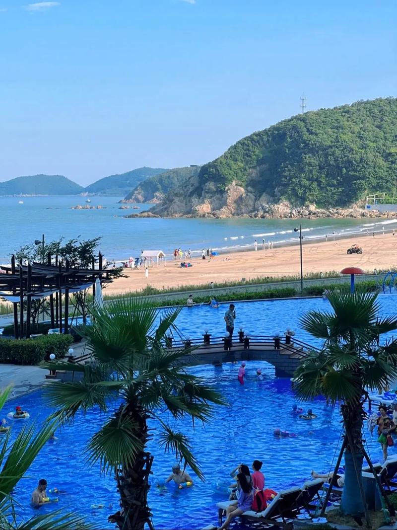 半边山皇冠假日酒店