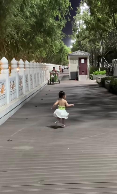 带孩子自驾游孩子哭闹