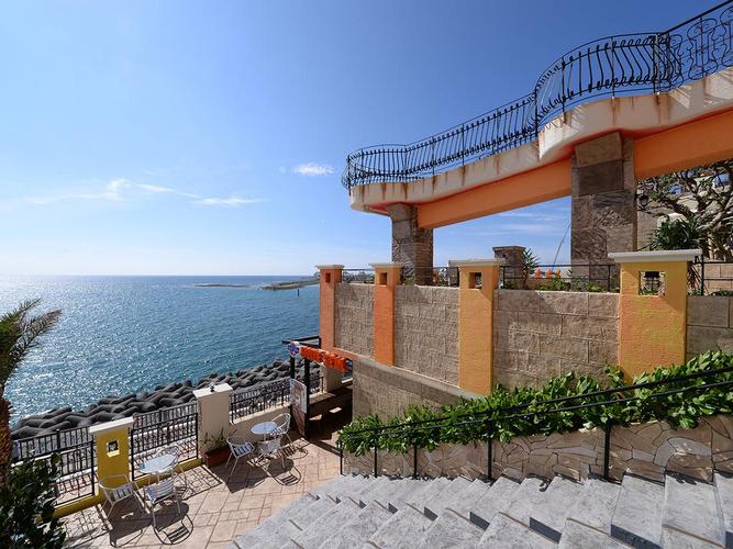 冲绳坎帕纳船舶酒店