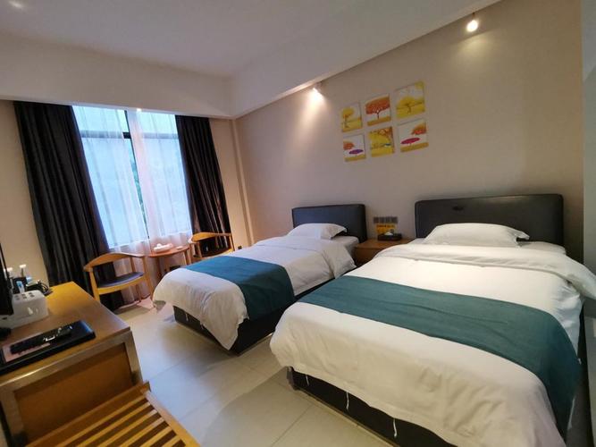 青澳湾半岛假日酒店